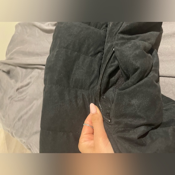 Black vest with hood - Picture 6 of 6